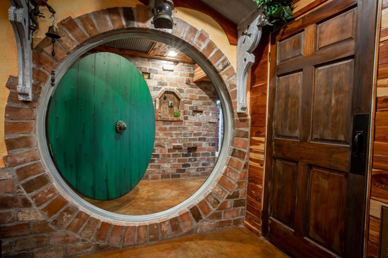 The Hobbit House, Fantasy Comes Home! Russellville Buitenkant foto
