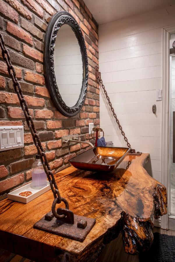 The Hobbit House, Fantasy Comes Home! Russellville Buitenkant foto