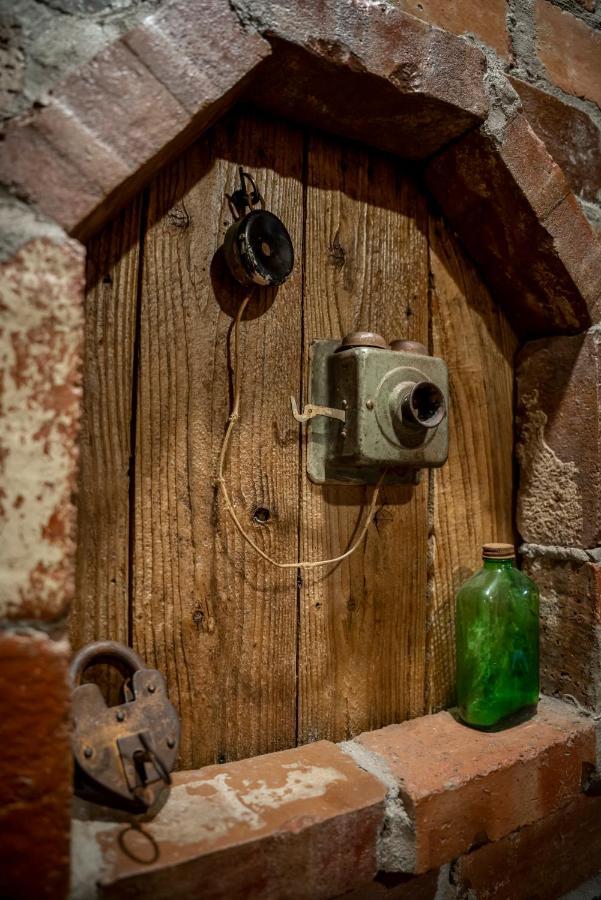 The Hobbit House, Fantasy Comes Home! Russellville Buitenkant foto